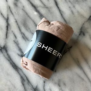 NWT ✨ Sheertex Classic Sheer Rip-Resist Thigh Highs - Medium